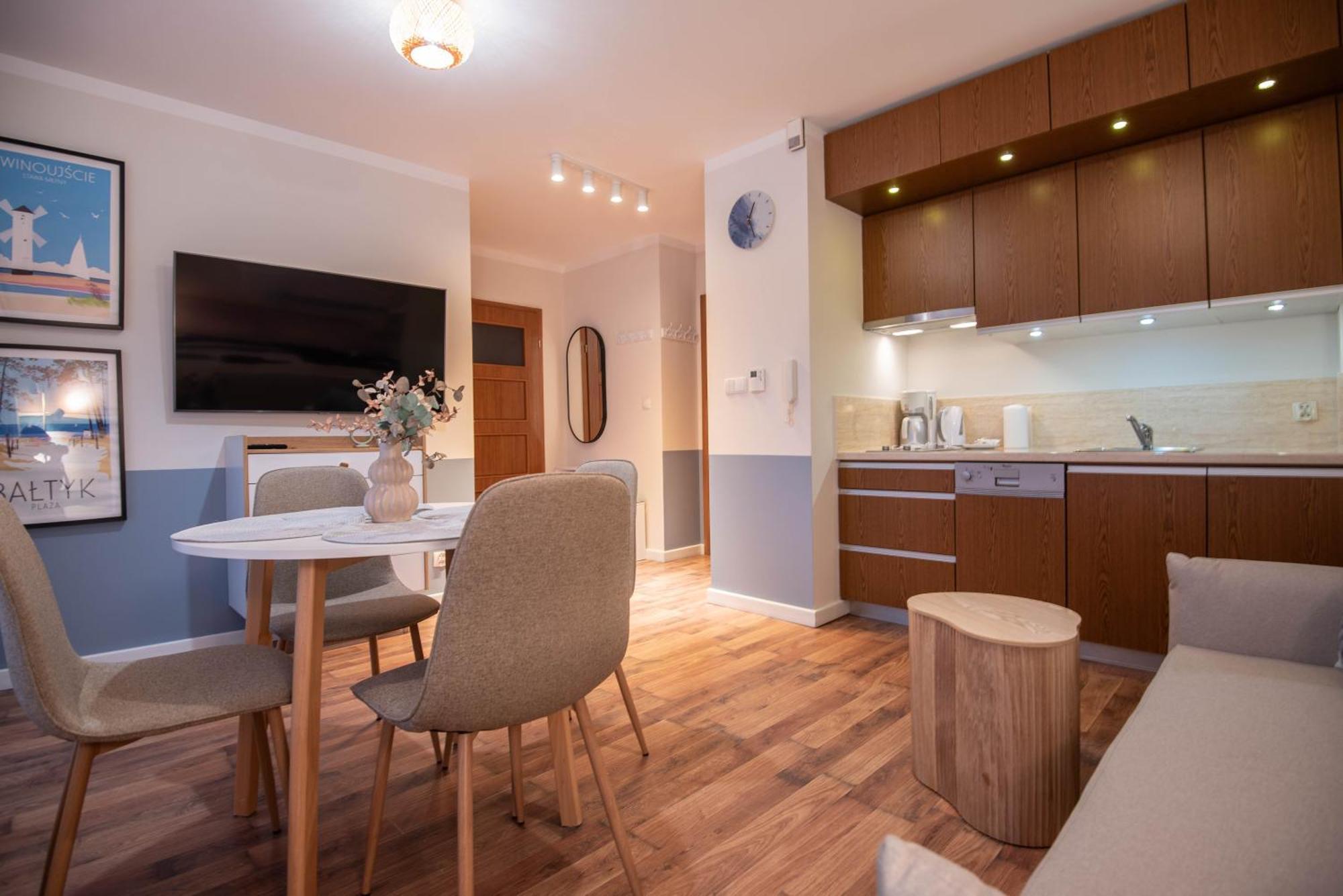 Apartamenty Mistral Z Parkingiem - Promenada & Morze - Apartamenty Na Wyspie سفينويتشي المظهر الخارجي الصورة