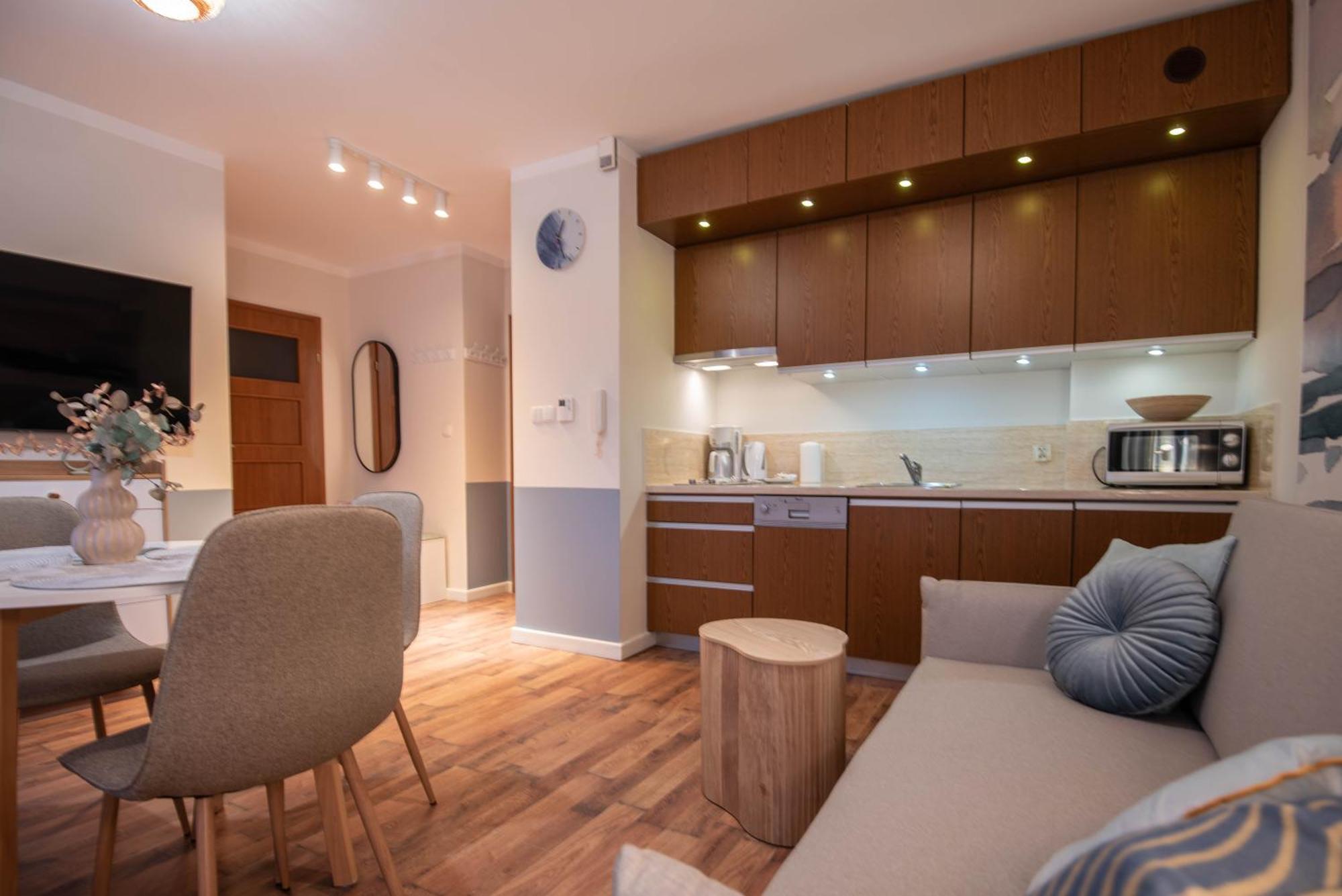 Apartamenty Mistral Z Parkingiem - Promenada & Morze - Apartamenty Na Wyspie سفينويتشي المظهر الخارجي الصورة
